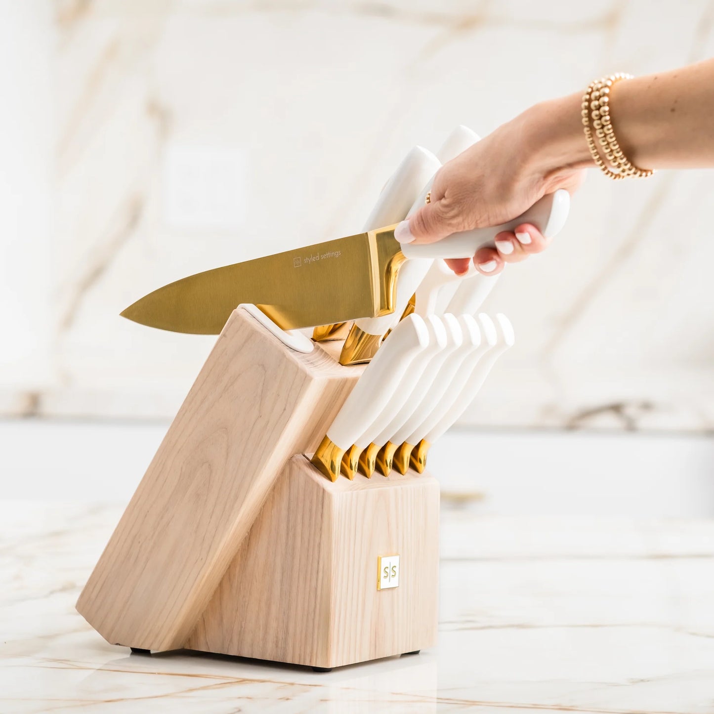 Styled Settings White and Gold Knife Set